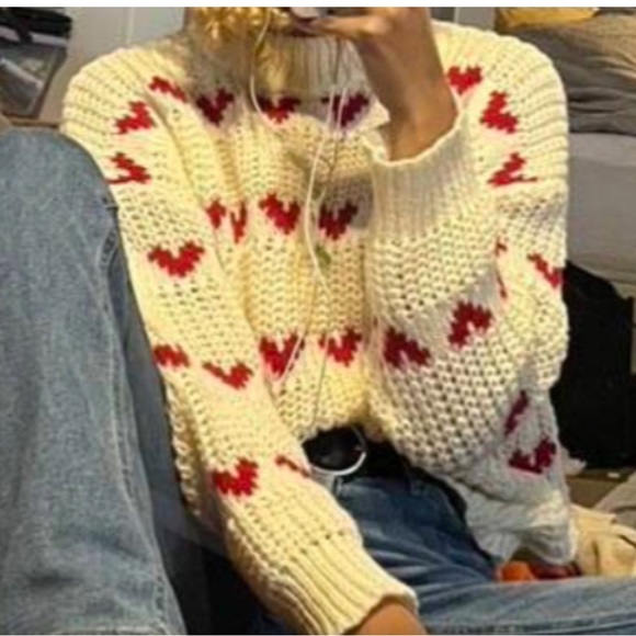 Cozy Heart Print Turtleneck Knit Oversized Sweater - Picture 3 of 9